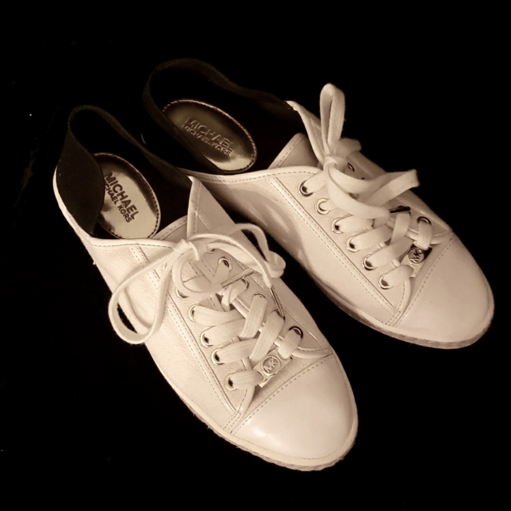 Michael Kors Lace Up Tobey White/Navy Sneakers